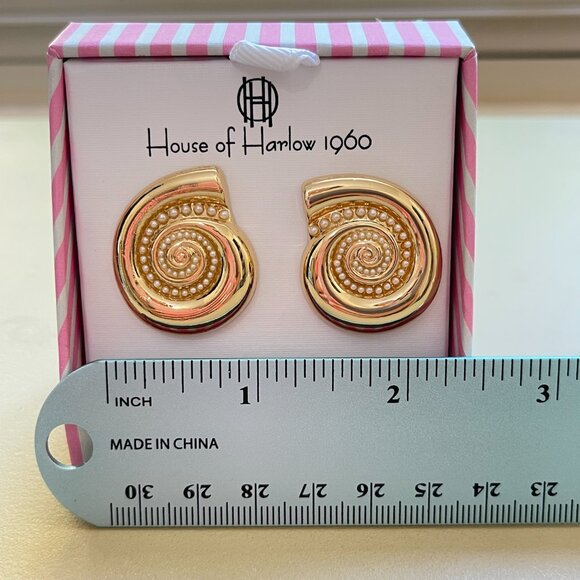 New House of Harlow 1960 Earrings Gold Pearl Shell Pierced NWT - Picture 3 of 4